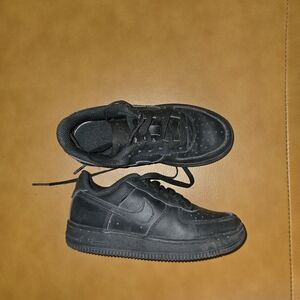 Nike Men's All-Black Sneakers